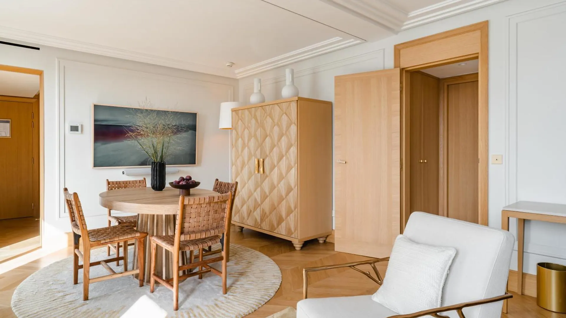 Madison Hotel 4*