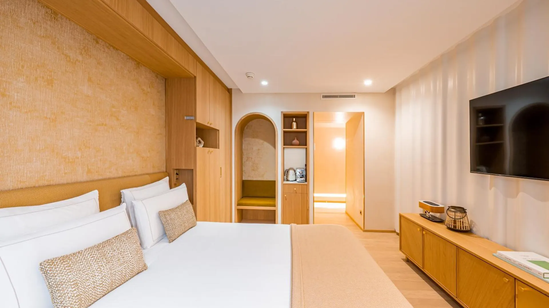 Madison Hotel 4*