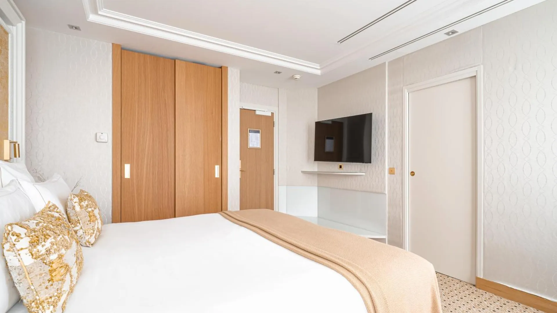 Madison Hotel 4*